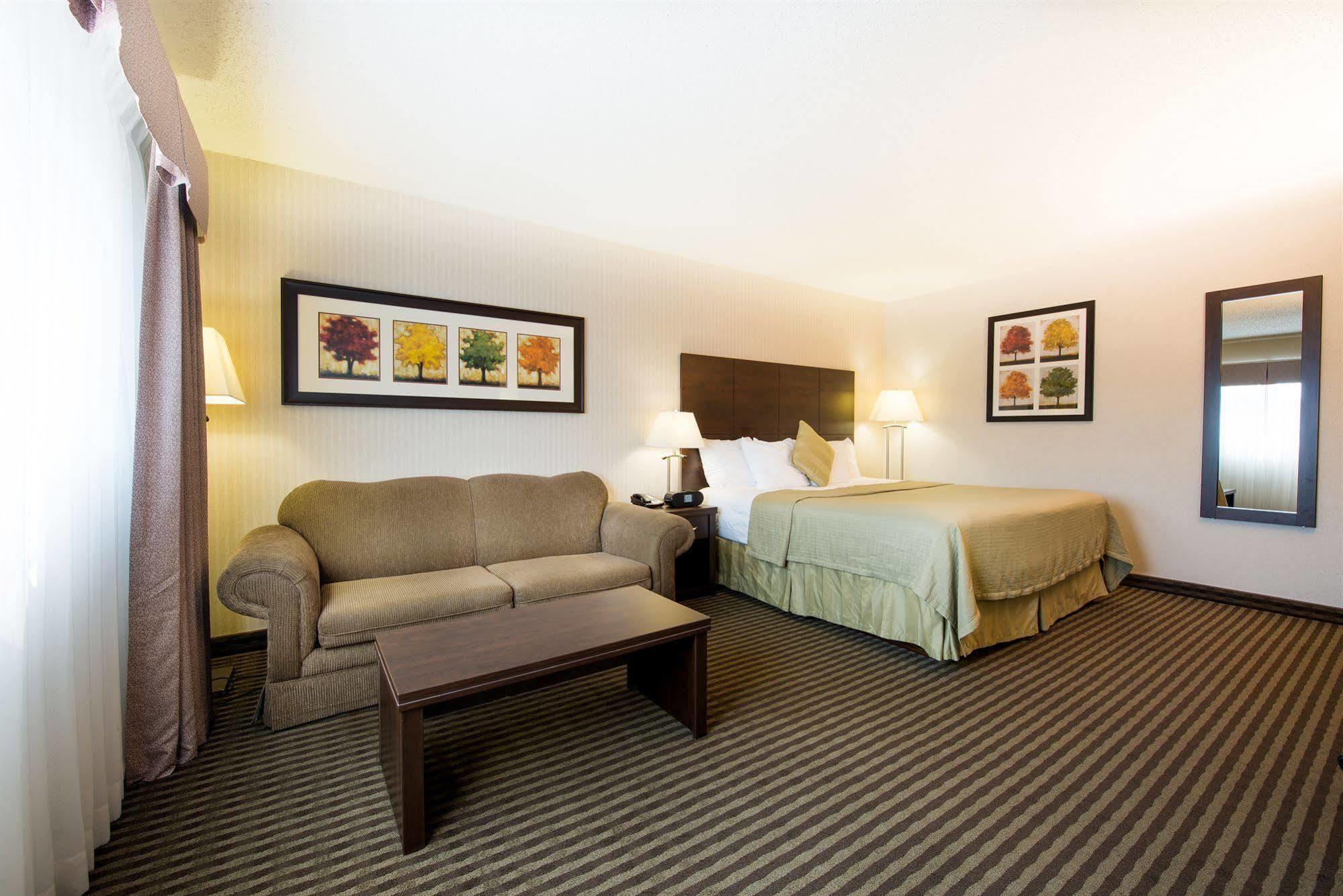 Victoria Inn Hotel & Convention Centre Brandon Dış mekan fotoğraf
