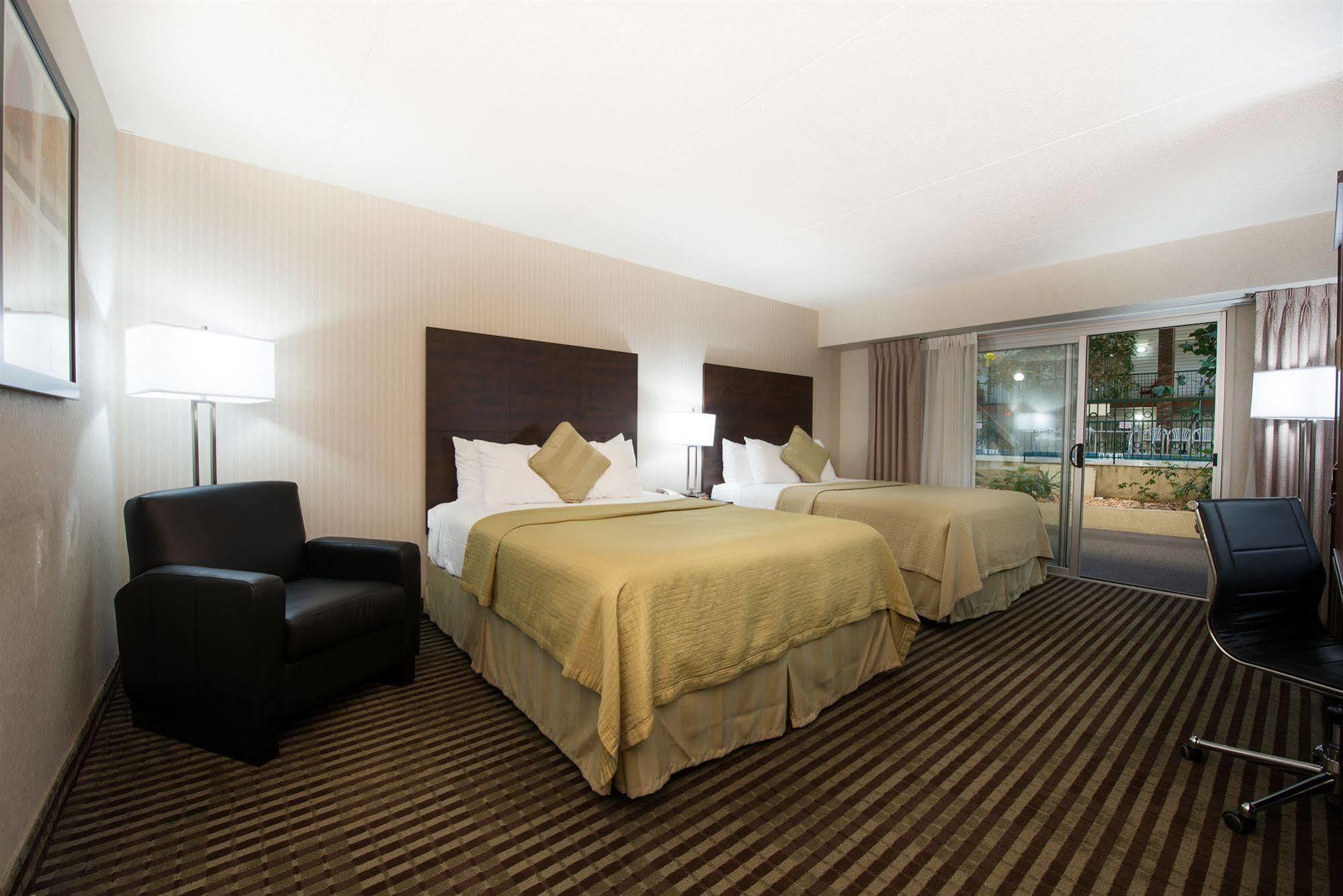 Victoria Inn Hotel & Convention Centre Brandon Dış mekan fotoğraf